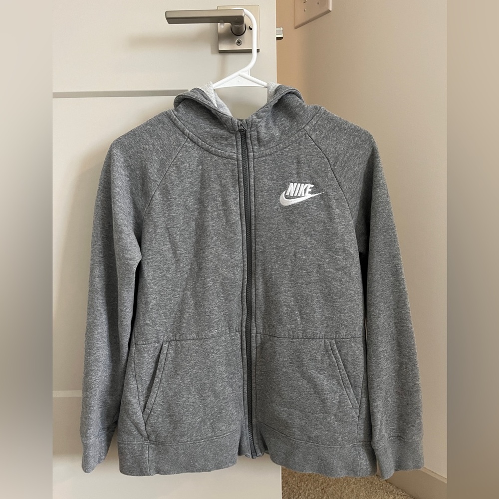 KIDS UNISEX NIKE ZIP UP HOODED JACKET